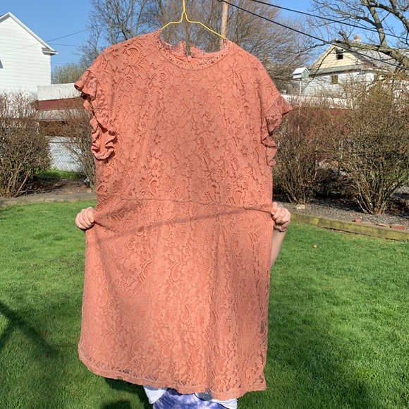 Lace pink dress - Picture 7 of 7